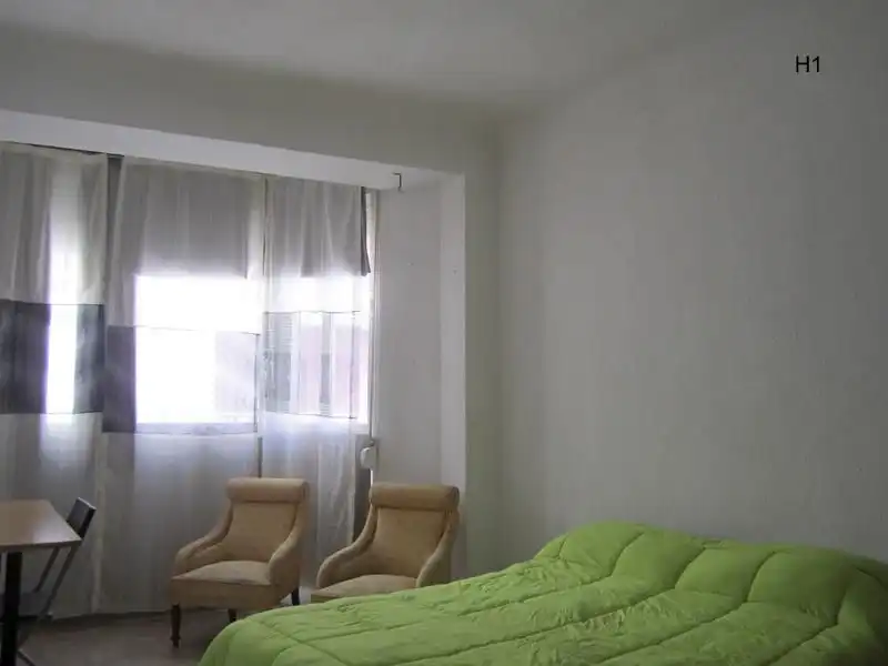 Habitación de Piso de alquiler en Granada con Aire acondicionado, Calefacción y Amueblado