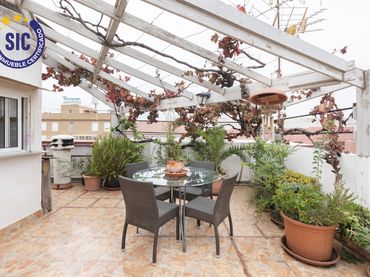 Casa con balcón en venta en Nules