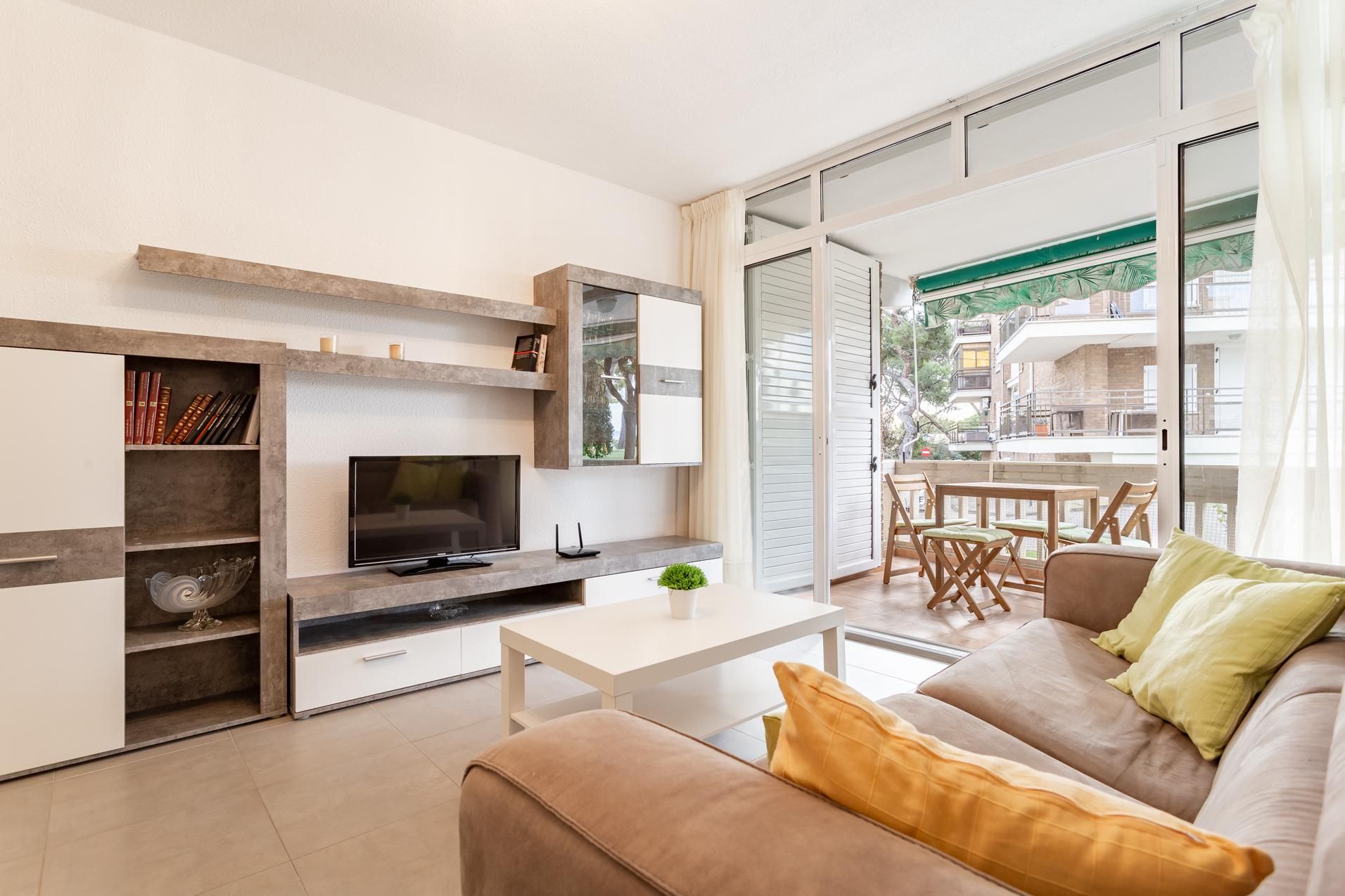 Sala d'estar de Apartament en venda en Salou amb Aire condicionat, Calefacció i Jardí privat