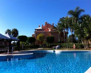 Jardí de Dúplex en venda en Marbella amb Aire condicionat, Terrassa i Piscina