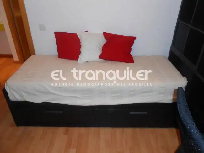 Dormitori de Àtic de lloguer en Madrid amb Aire condicionat, Terrassa i Traster