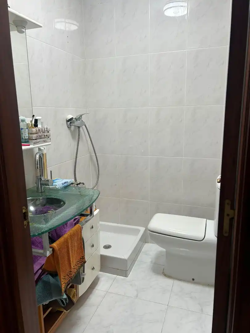 Badezimmer von Maisonette zum Verkauf in Piélagos mit Heizung, Parkett und Abstellraum