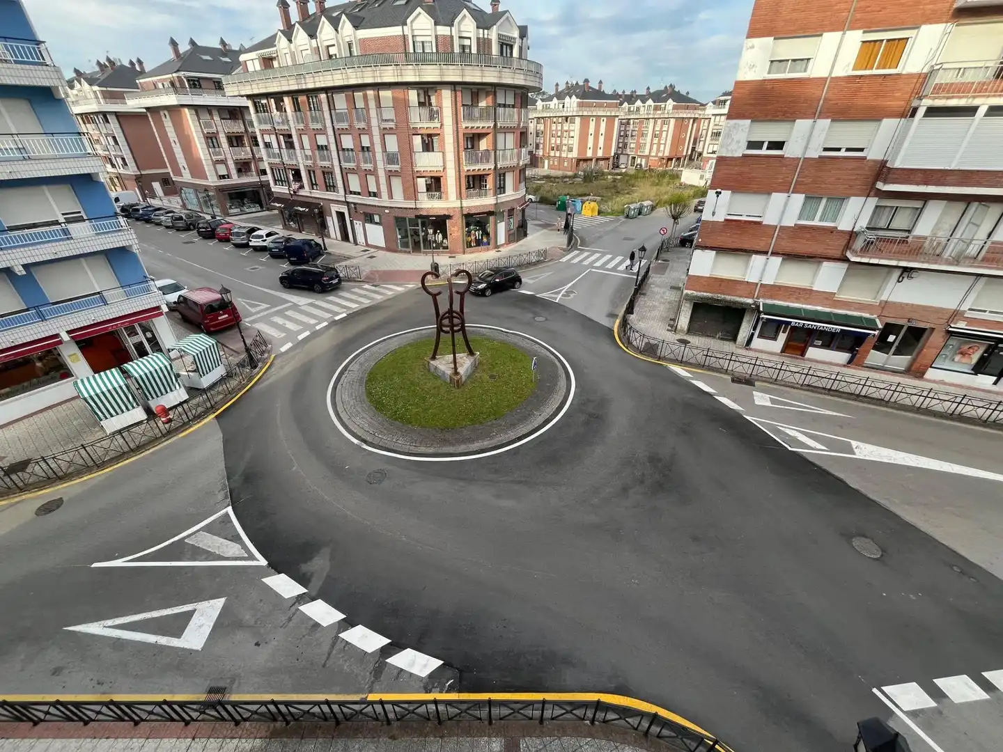 Außenansicht von Wohnung zum Verkauf in Colindres mit Terrasse, Möbliert und Balkon