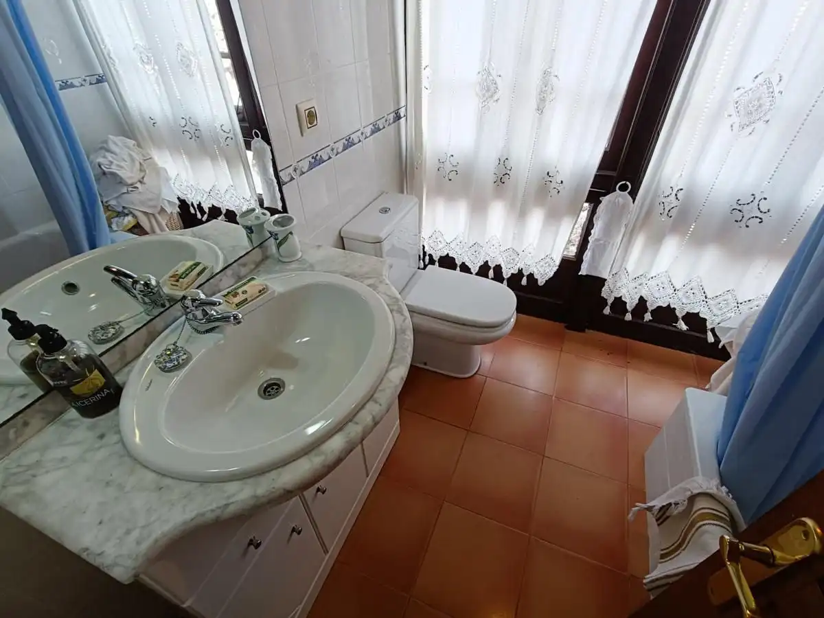 Baño de Casa o chalet en venta en Llanes con Calefacción, Terraza y Trastero