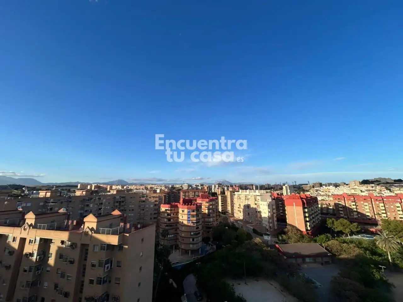 Vista exterior de Pis en venda en Alicante / Alacant amb Terrassa, Traster i Piscina comunitària