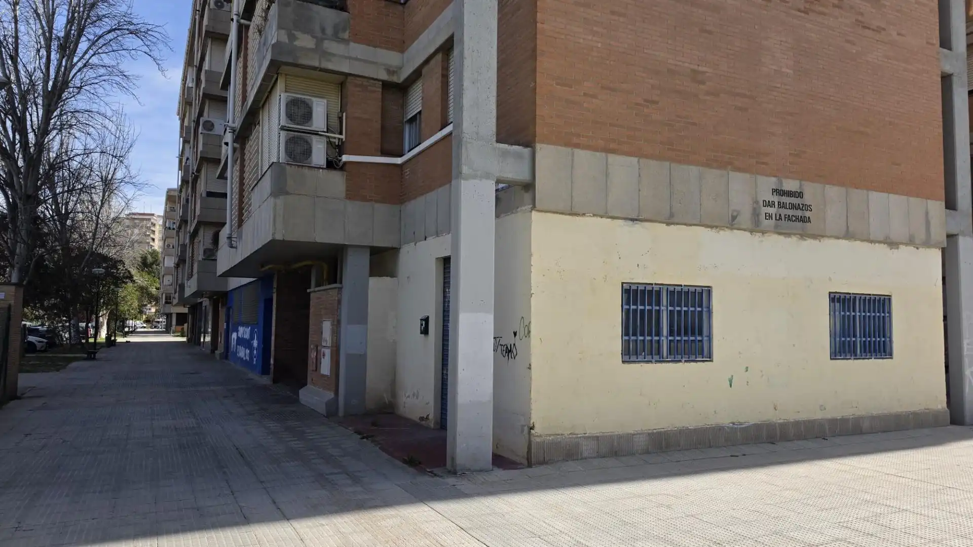 Vista exterior de Local en venta en Zaragoza