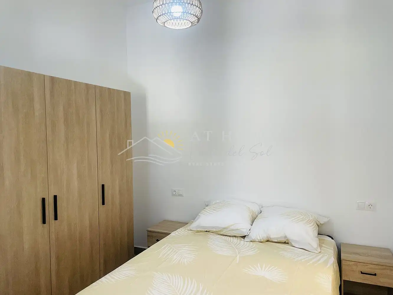 Dormitori de Apartament en venda en Torrox amb Terrassa i Forn