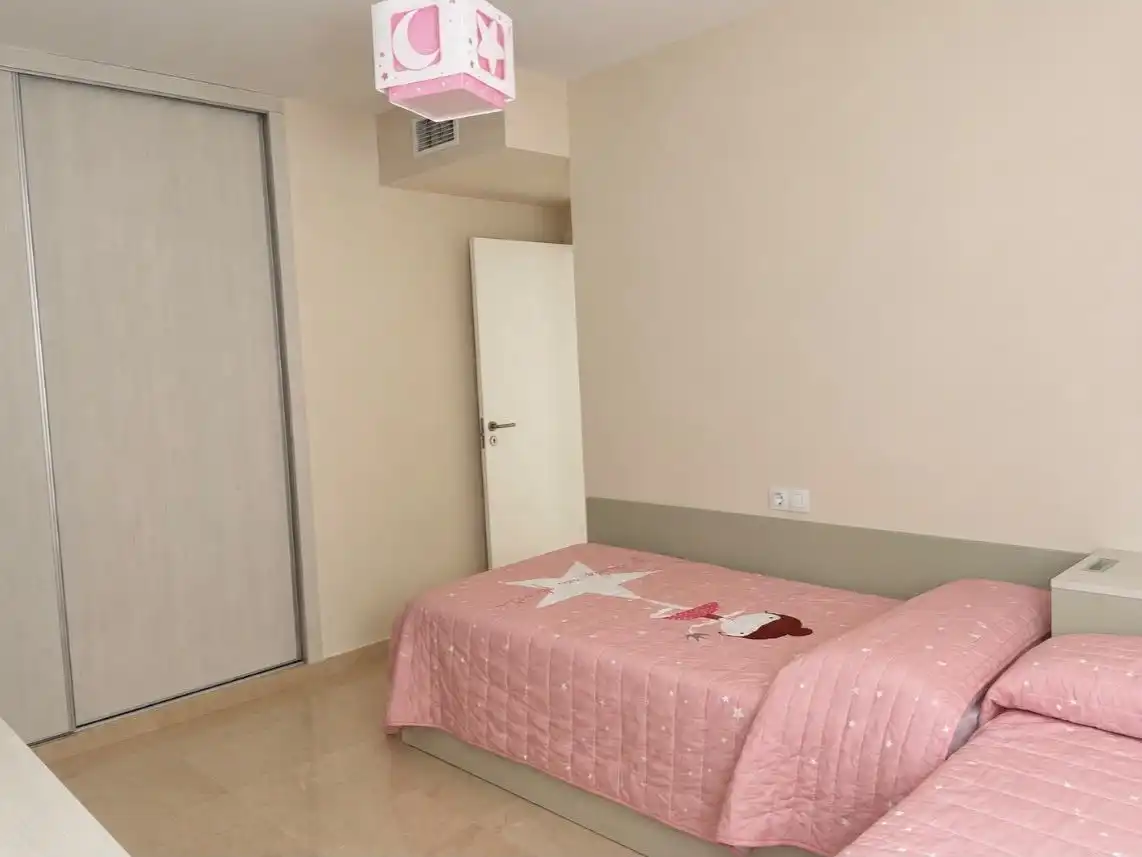 Dormitori de Casa o xalet en venda en Albolote amb Aire condicionat, Terrassa i Piscina
