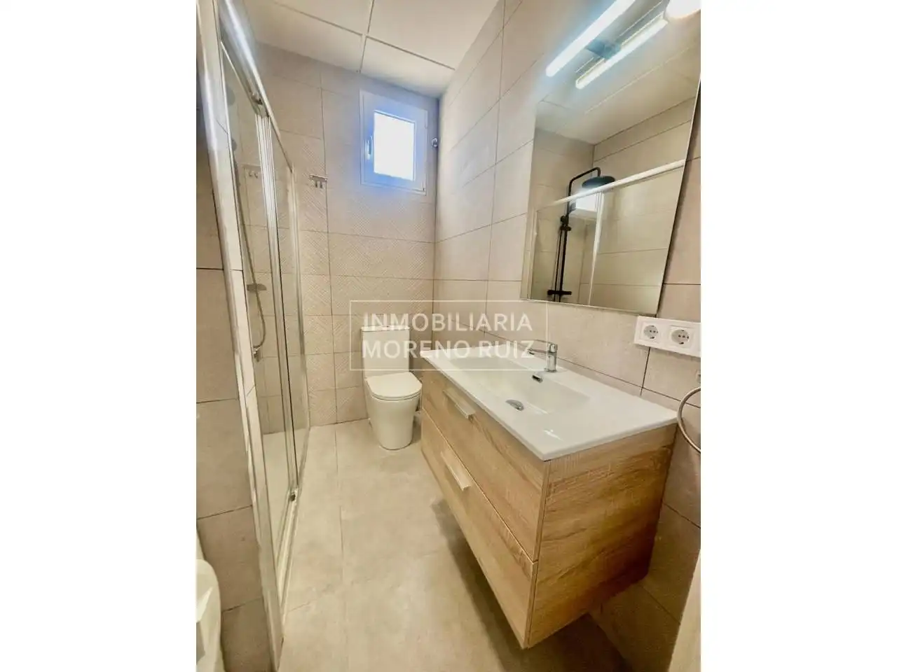 Badezimmer von Wohnung zum Verkauf in Baena