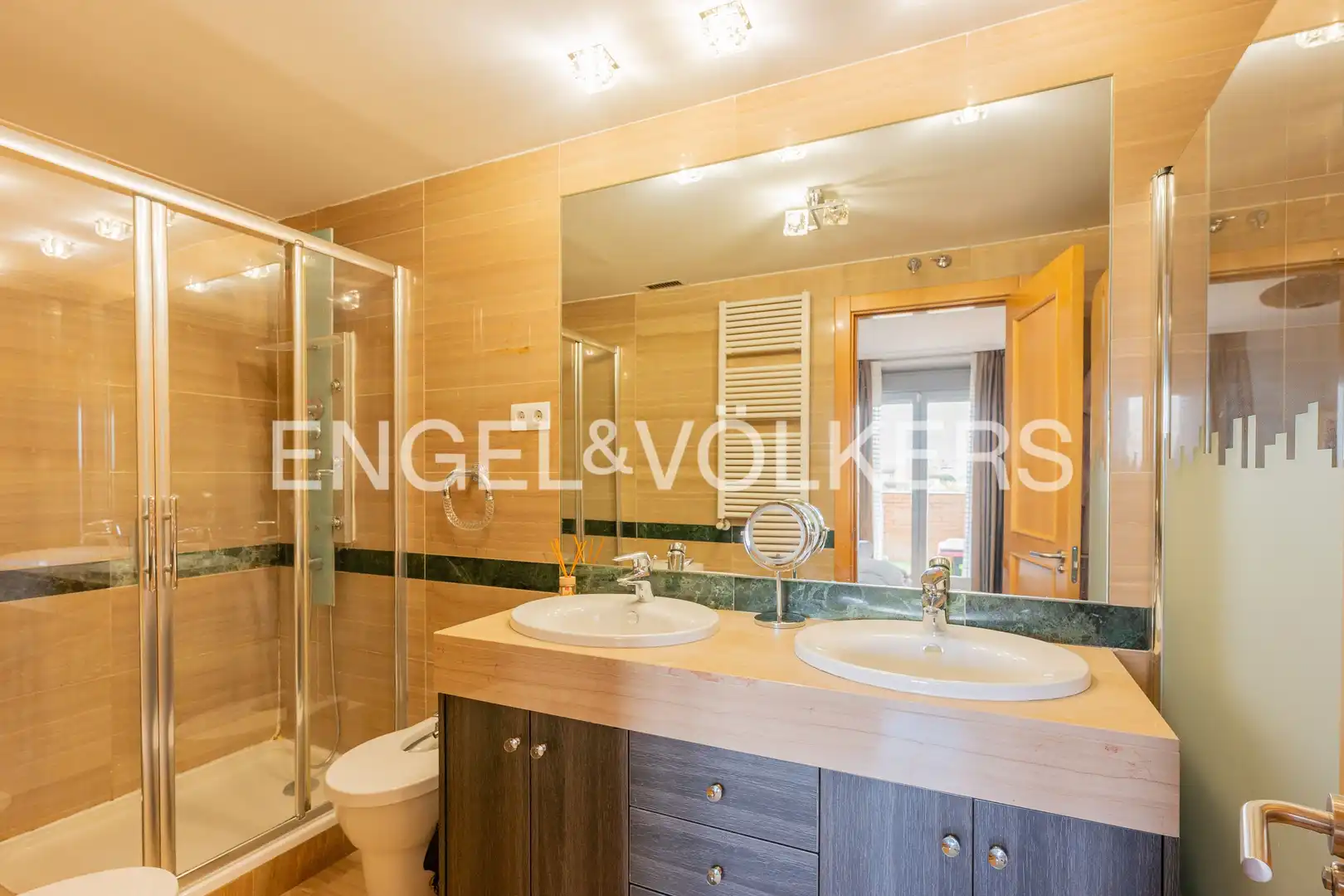 Baño de Ático de alquiler en Boadilla del Monte con Aire acondicionado, Calefacción y Parquet