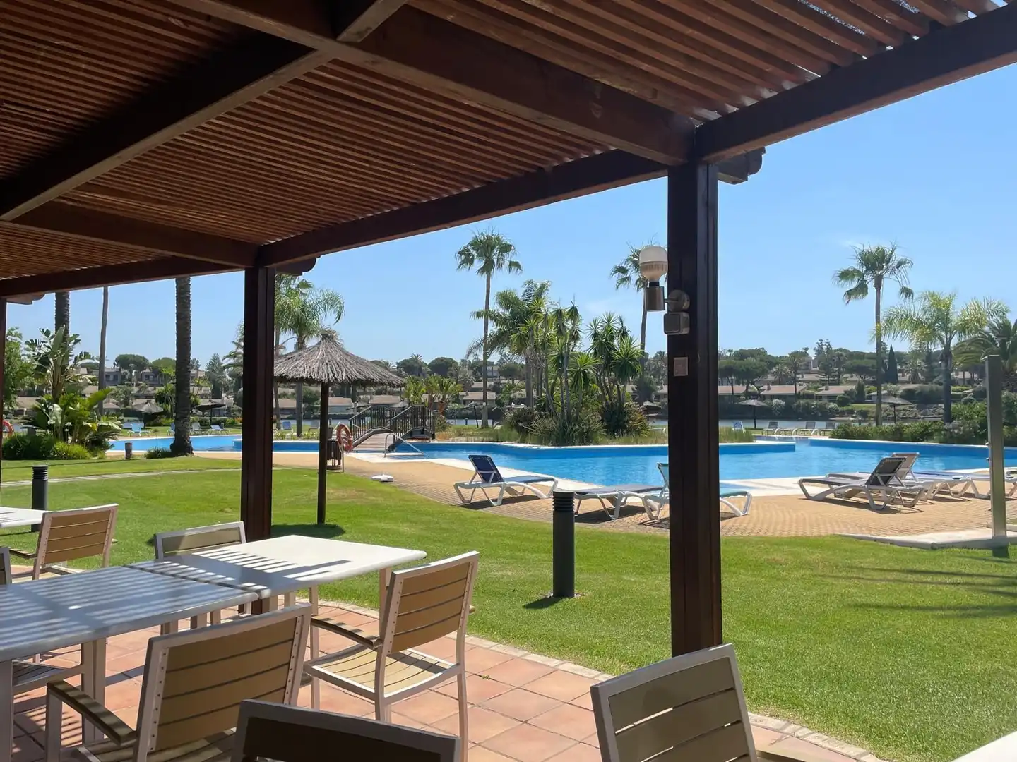 Terraza de Casa o chalet de alquiler en El Rompido con Calefacción, Jardín privado y Piscina