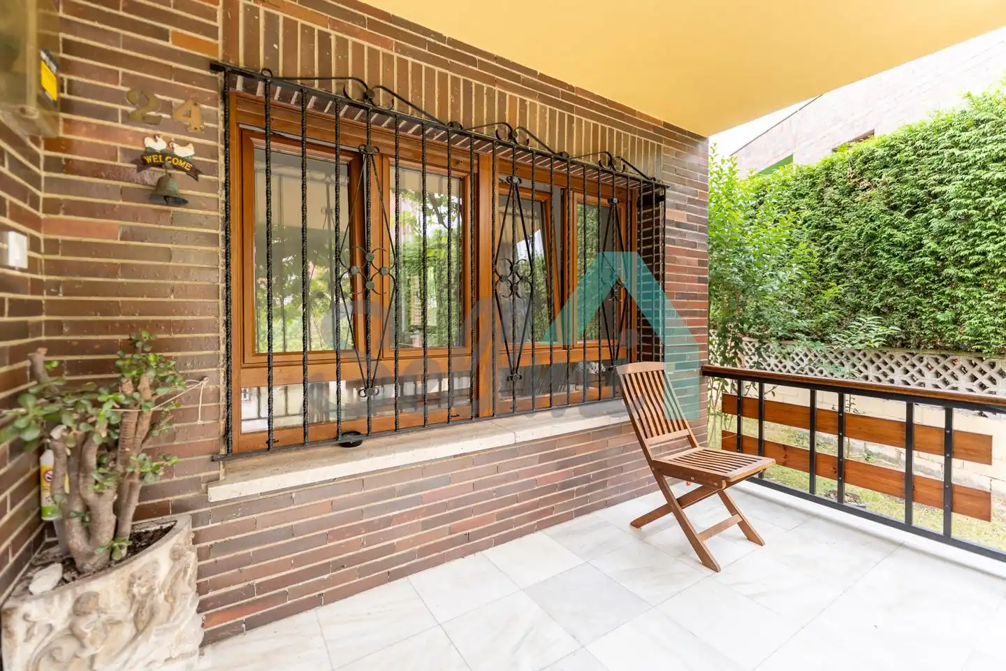 Terrassa de Casa adosada de lloguer en Oviedo  amb Calefacció, Jardí privat i Parquet