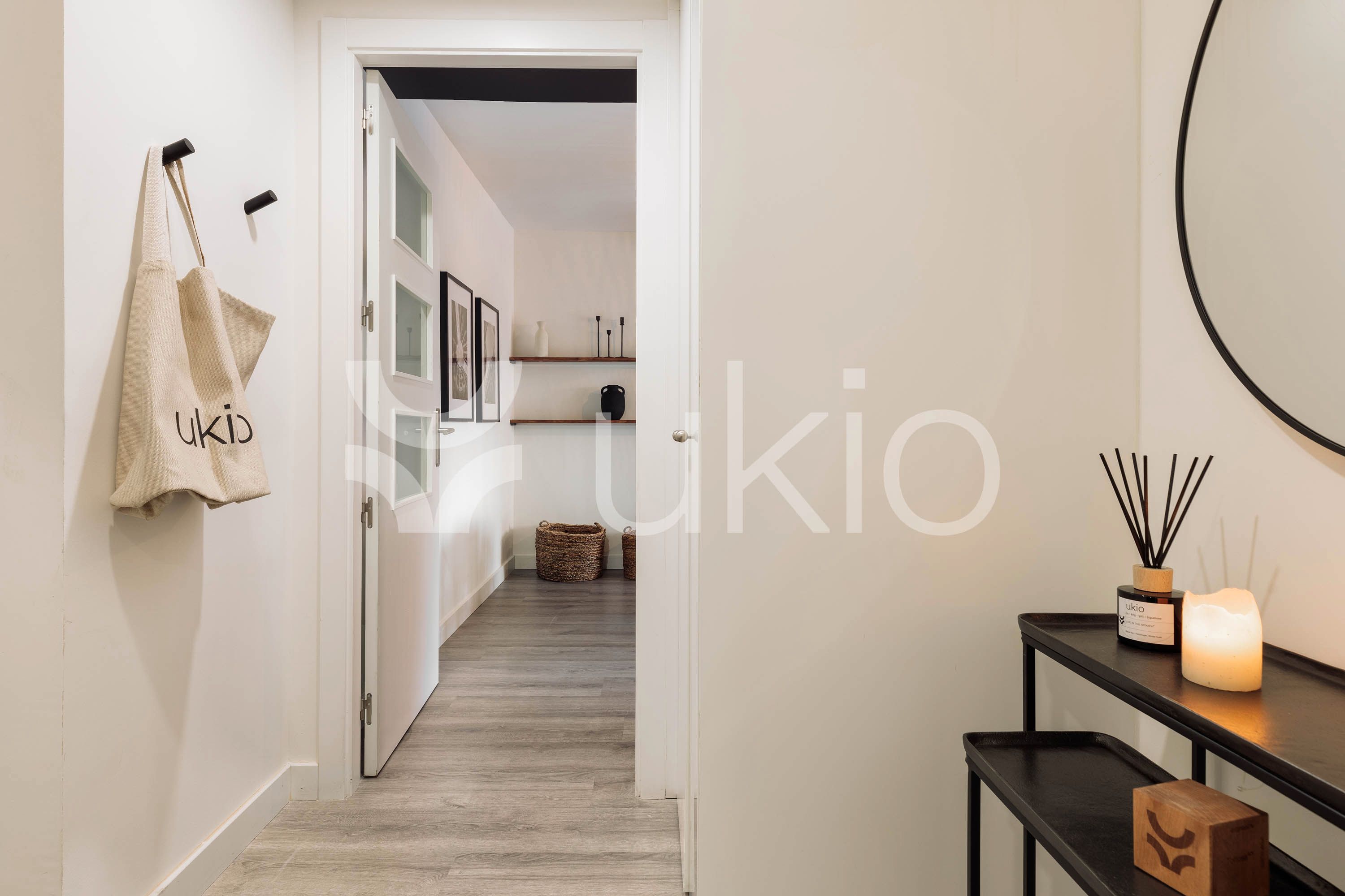 Apartment to rent in  Barcelona Capital  with Air Conditioner, Heating and Terrace