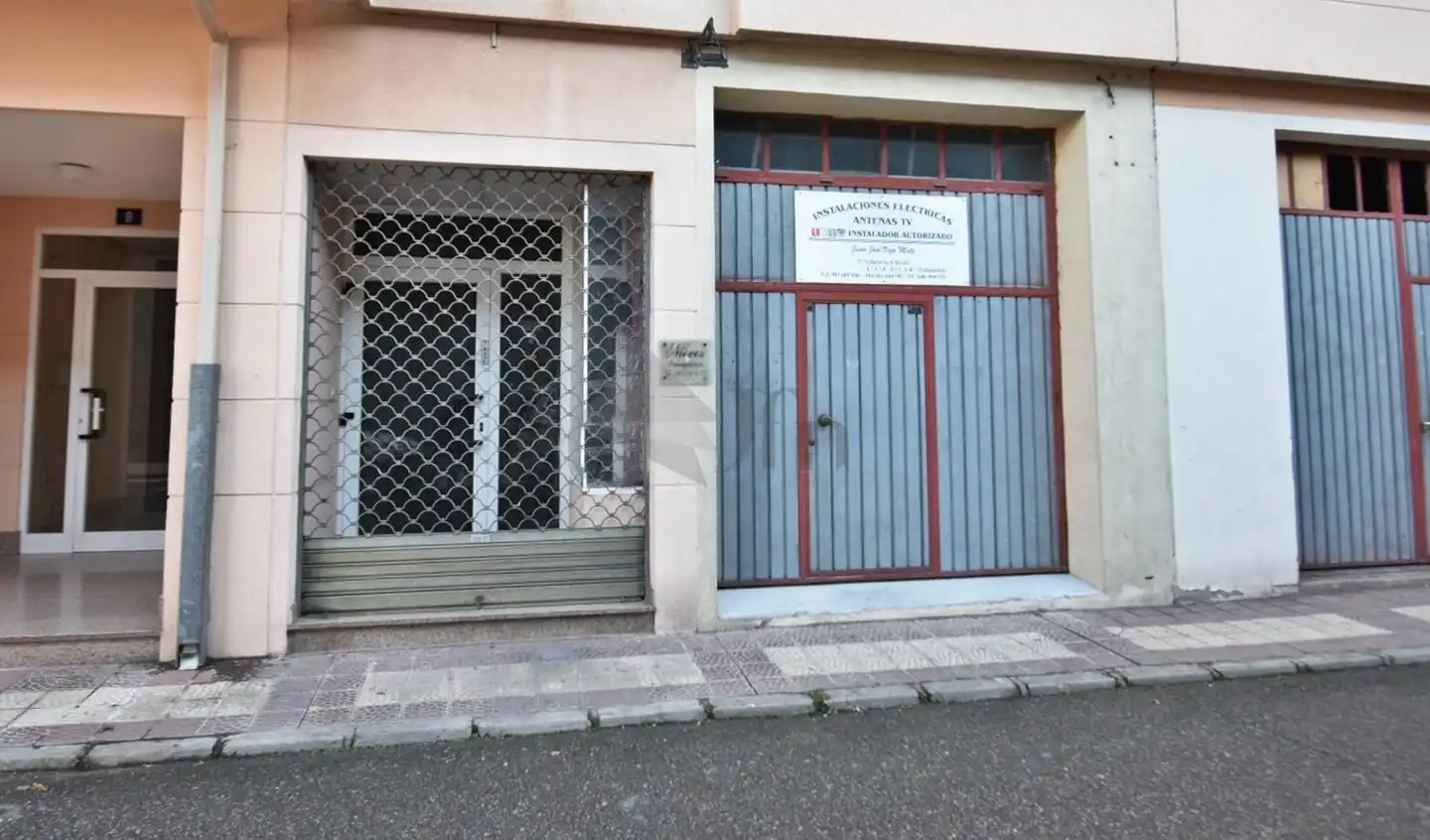 Vista exterior de Local de alquiler en Íscar con Aire acondicionado