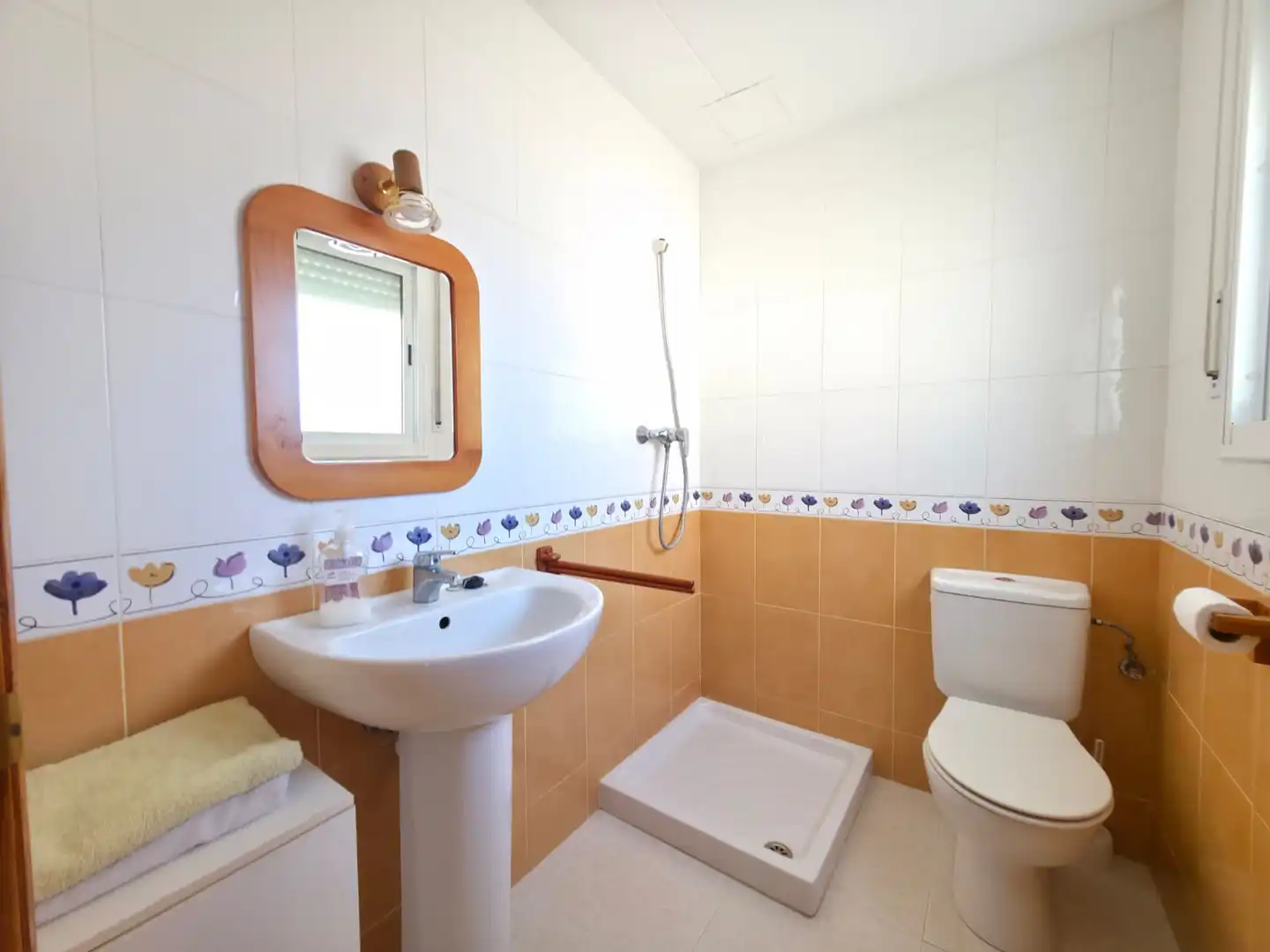 Badezimmer von Einfamilien-Reihenhaus zum Verkauf in Alcanar mit Klimaanlage, Terrasse und Abstellraum