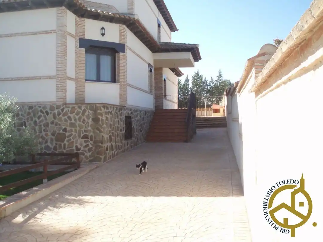 Exterior view of Houses for sale in Nambroca  with Air Conditioner, Heating and Private garden