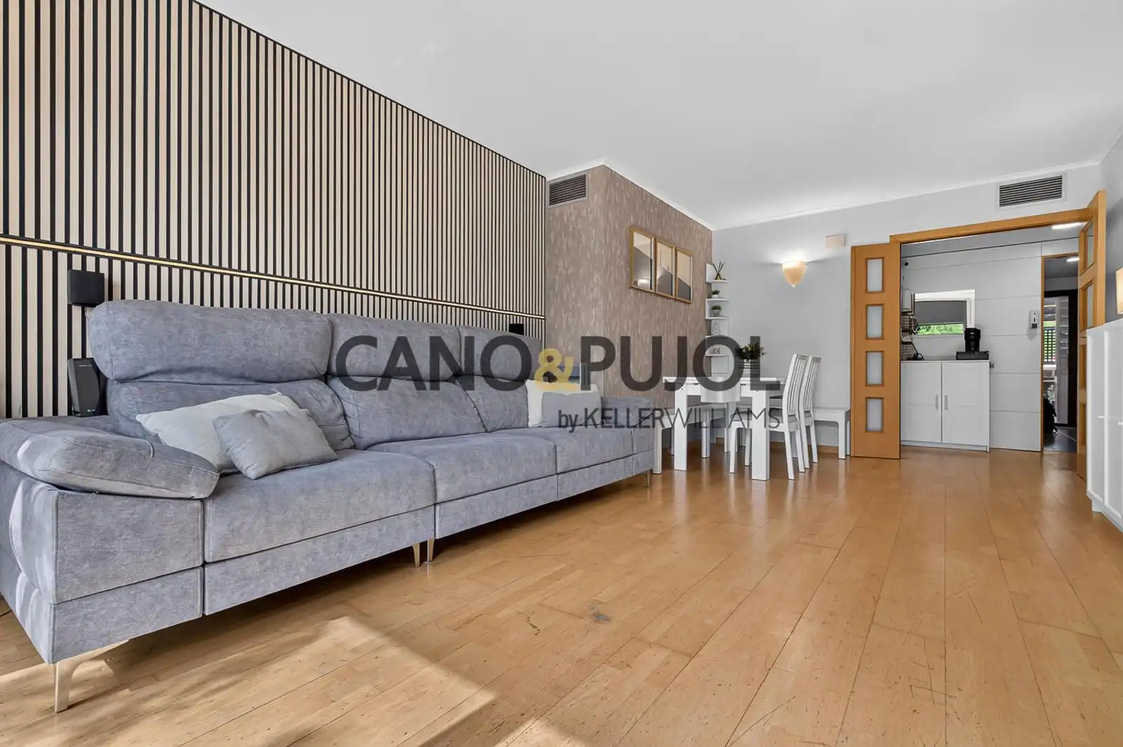 Sala d'estar de Pis en venda en Montcada i Reixac amb Aire condicionat, Calefacció i Terrassa