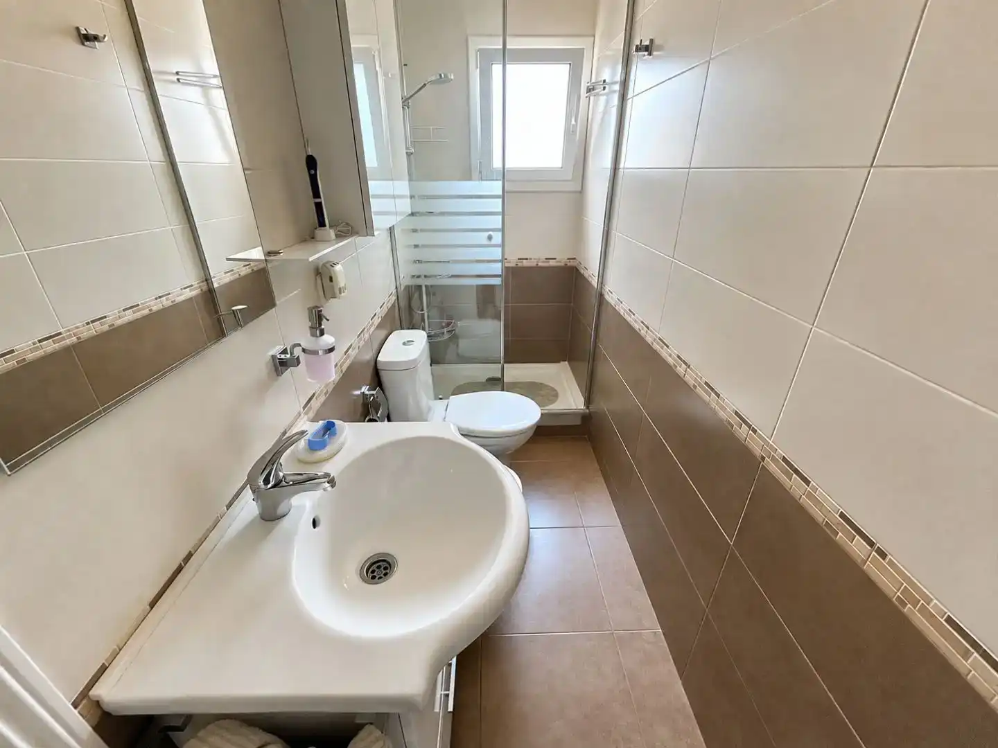 Baño de Piso en venta en Rubí con Aire acondicionado, Jardín privado y Amueblado