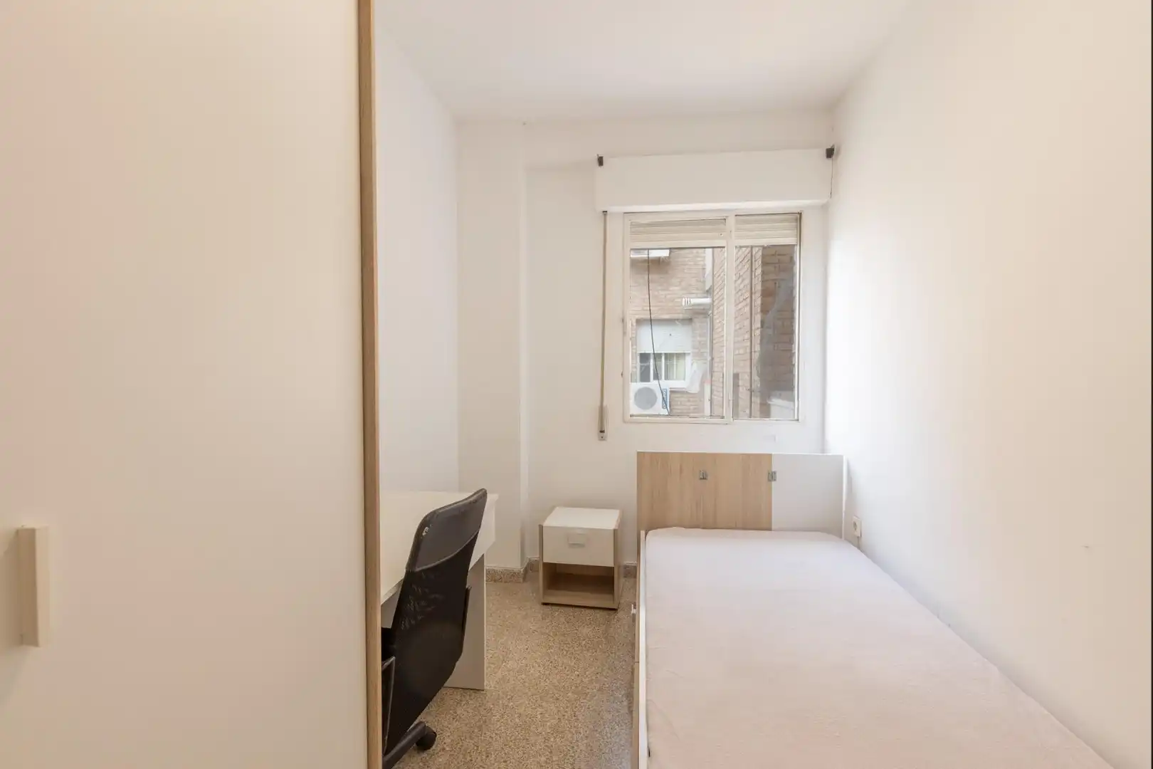 Habitación de Piso en venta en Granada con Terraza y Balcón