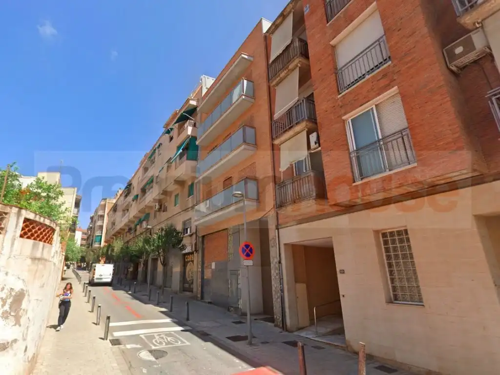 Exterior view of Buildings for sale in Esplugues de Llobregat