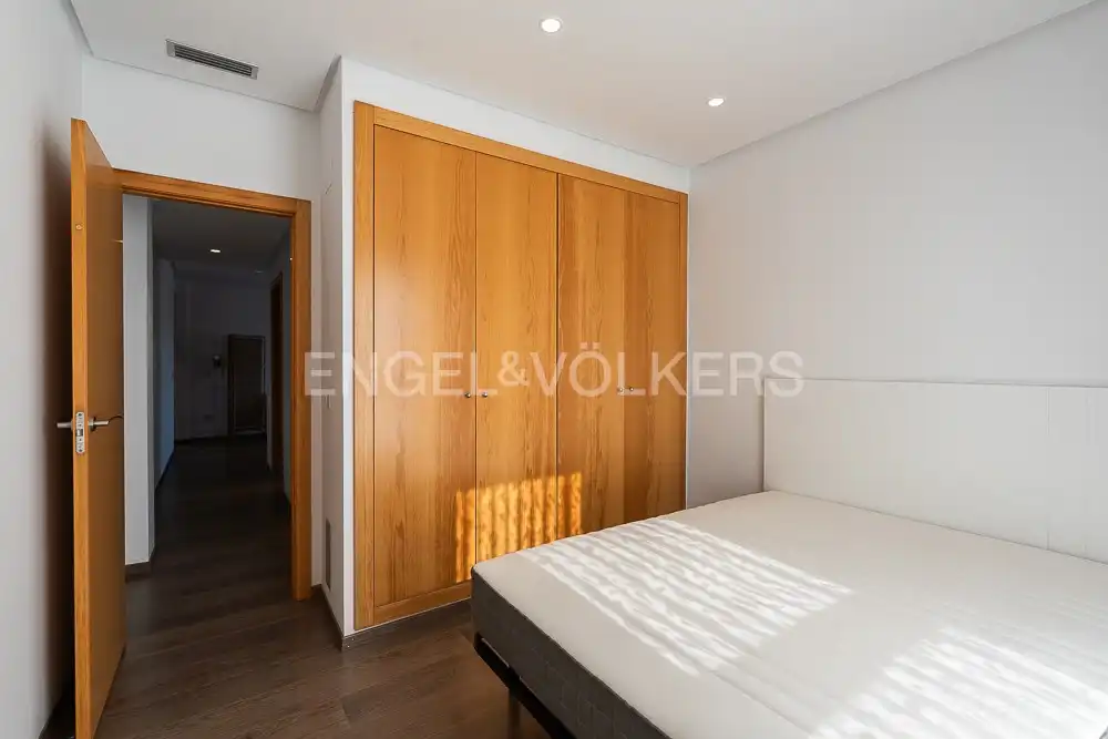 Dormitori de Apartament de lloguer en Museros amb Aire condicionat, Calefacció i Parquet