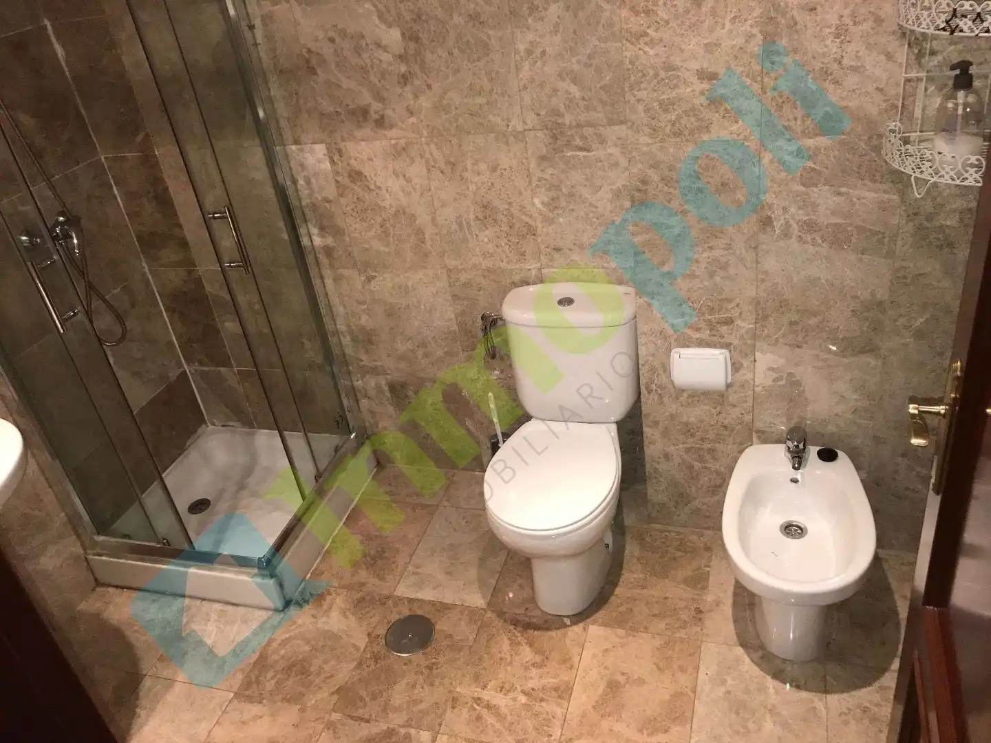 Bany de Apartament de lloguer en Badajoz amb Aire condicionat, Calefacció i Jardí privat