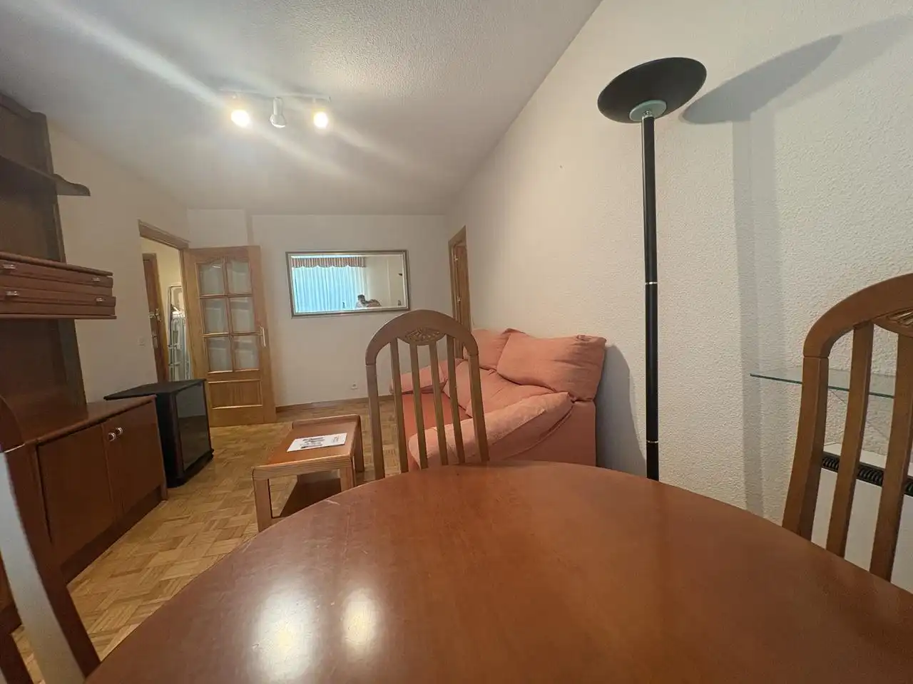 Wohnzimmer von Erdgeschoss zur Miete in San Lorenzo de El Escorial mit Heizung, Parkett und Möbliert