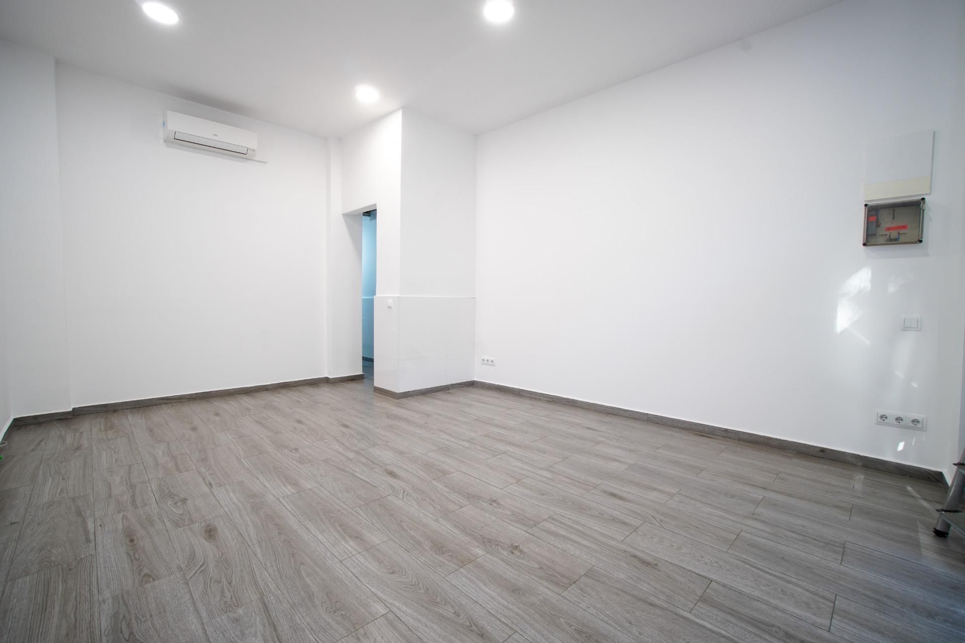 Oficina de alquiler en  de la Llibertat, 116, Centre Vila