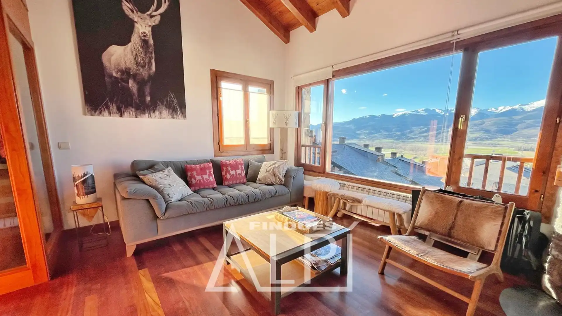 Living room of Single-family semi-detached for sale in Alp  with Heating, Private garden and Parquet flooring