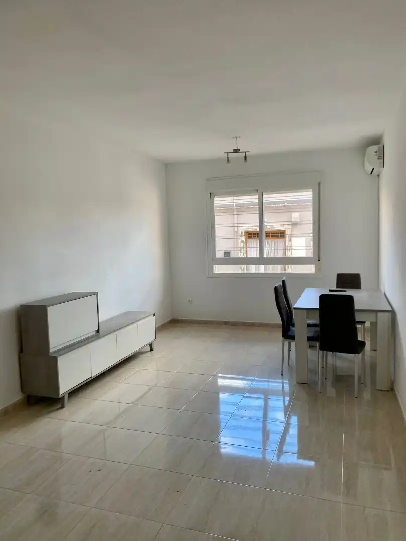 Sala de estar de Piso en venta en Pozuelo de Calatrava con Aire acondicionado, Calefacción y Amueblado