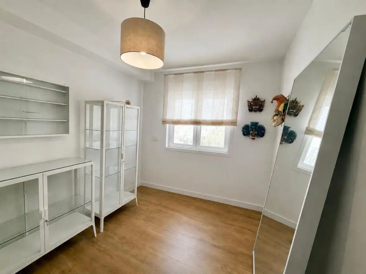 Dormitori de Apartament en venda en Santa Pola amb Calefacció, Terrassa i Piscina