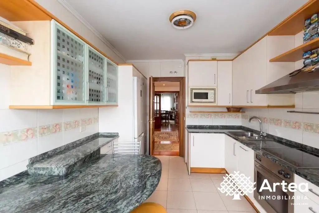 Cocina de Piso en venta en Gernika-Lumo con Calefacción, Terraza y Trastero