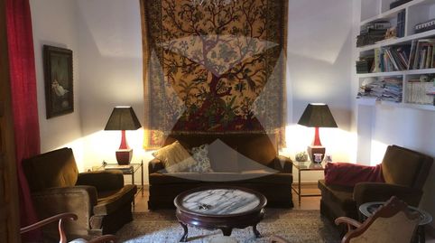PISO EN VENTA DE 4 DORMITORIOS Y 2 BAÑOS. ZONA DE COLON, image 2
