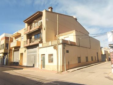 Casa con giardino in vendita a Casco Urbano