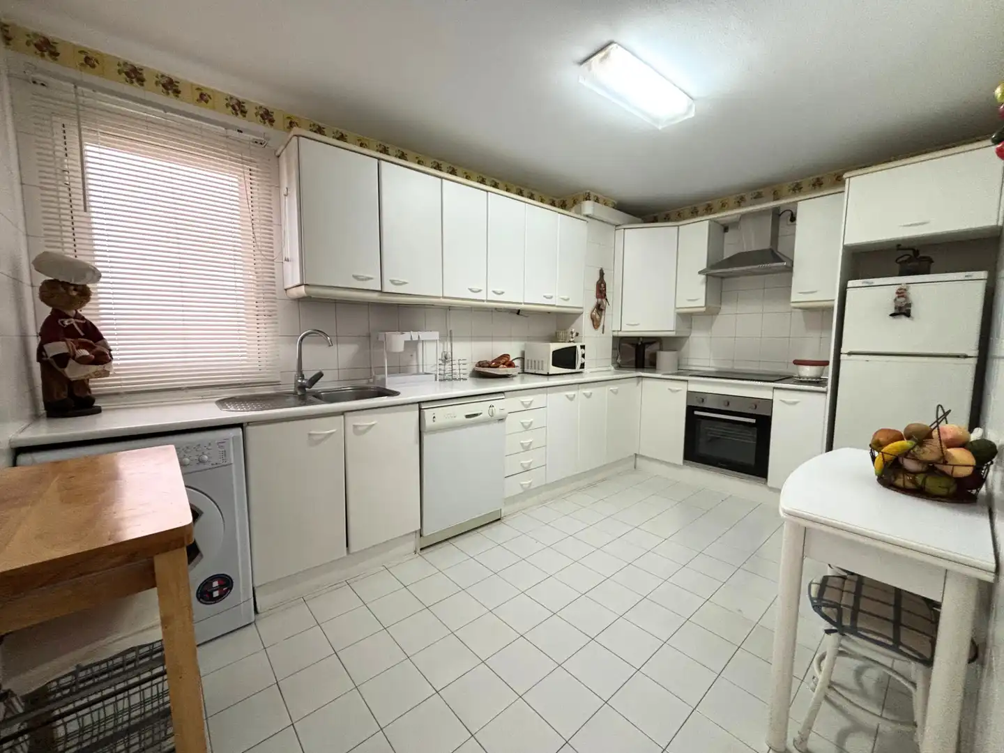 Kitchen of Flat for sale in Marbella  with Air Conditioner, Private garden and Terrace