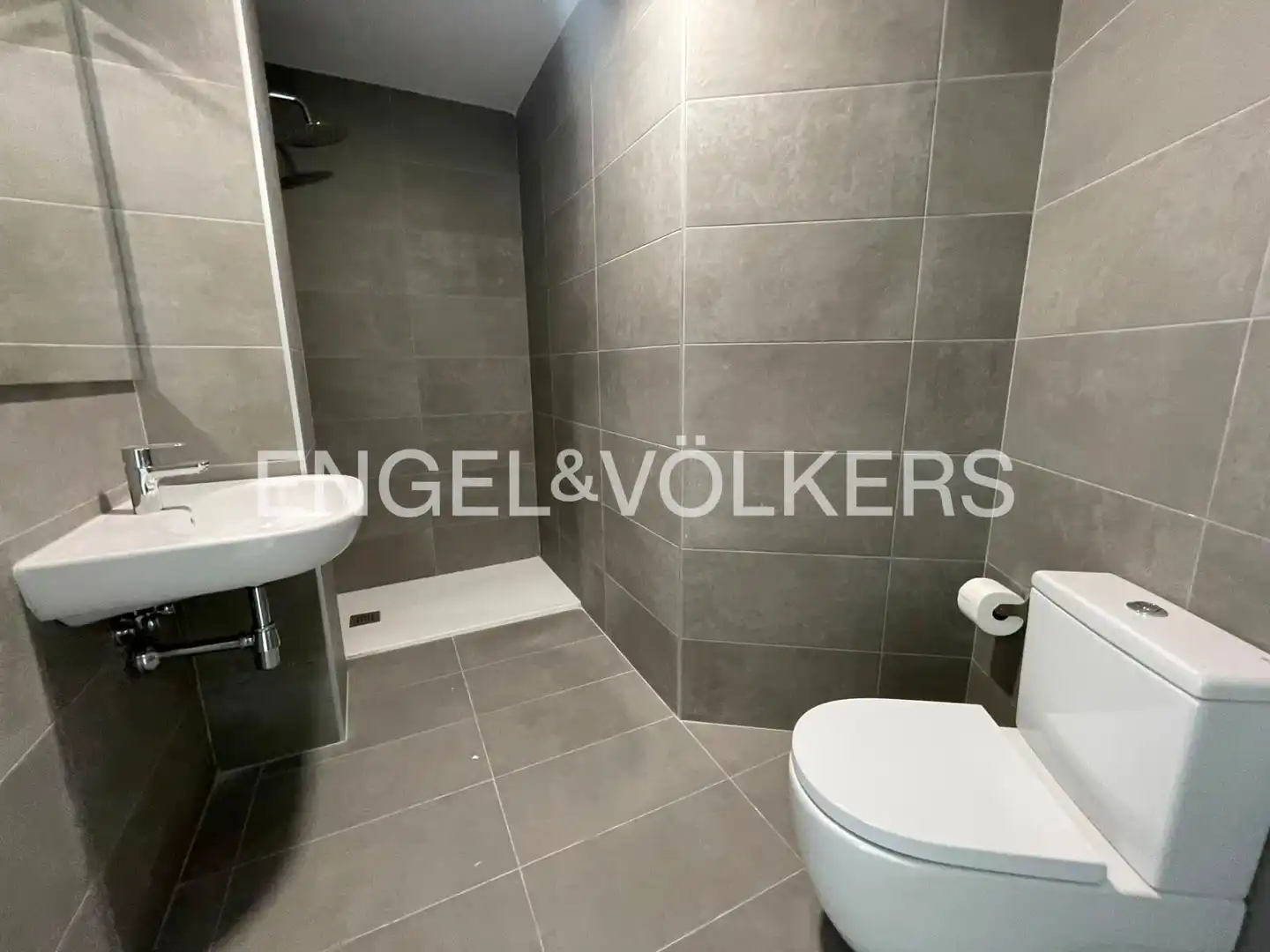 Baño de Dúplex de alquiler en Pozuelo de Alarcón con Aire acondicionado, Calefacción y Terraza
