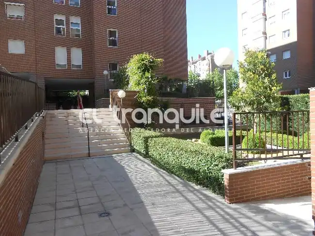 Vista exterior de Pis de lloguer en Madrid amb Traster i Piscina