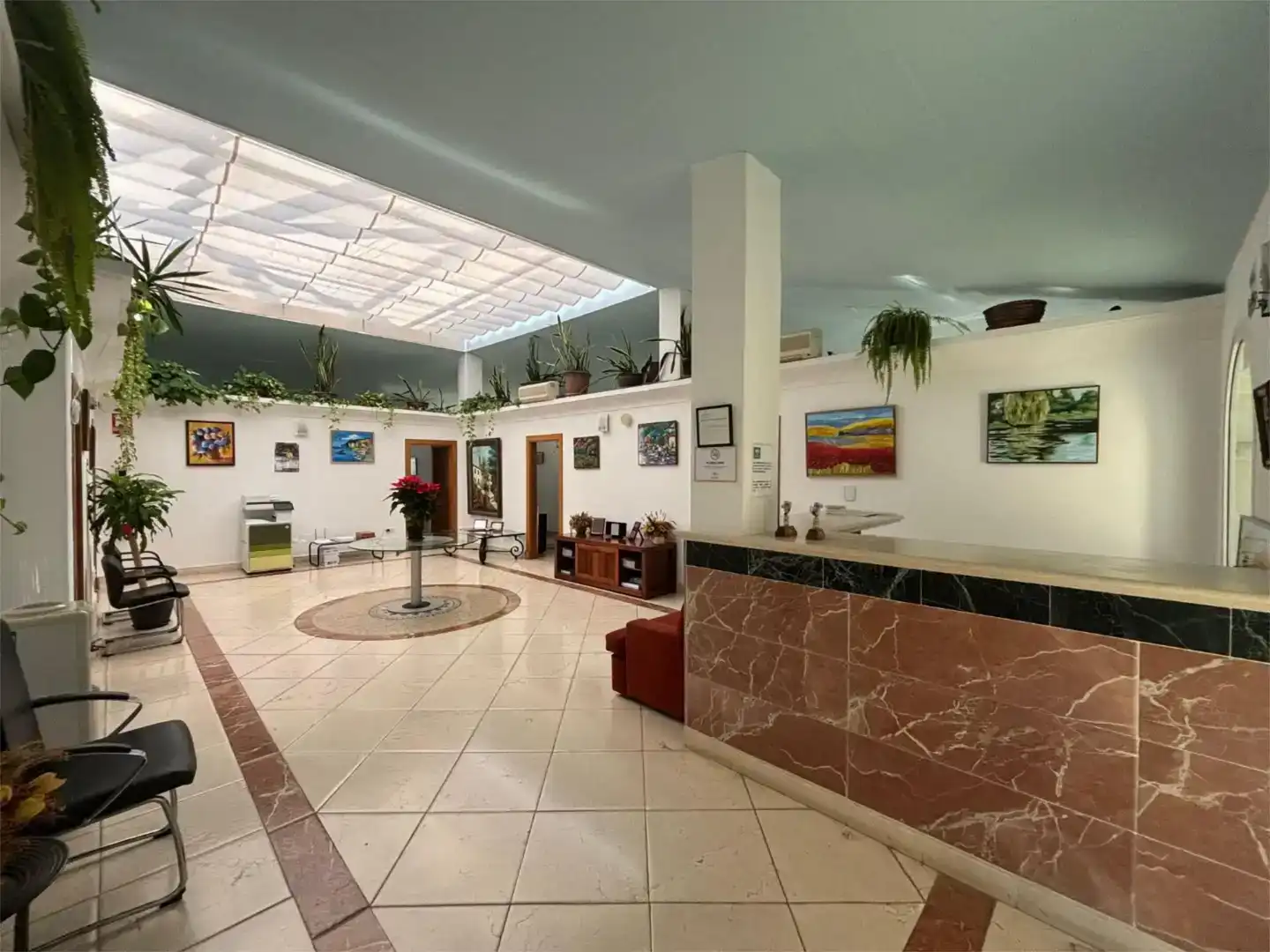 Oficina de alquiler en Marbella