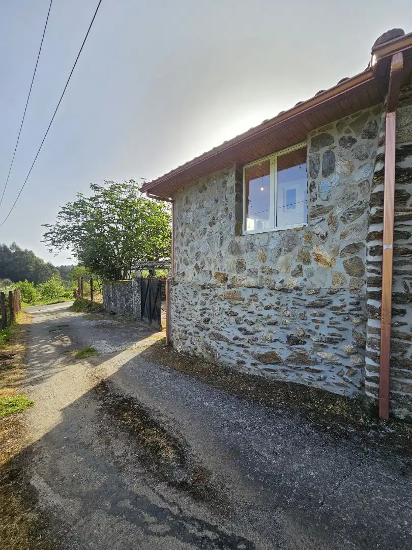 Außenansicht von Haus oder Chalet zum Verkauf in Toén mit Privatgarten, Terrasse und Balkon