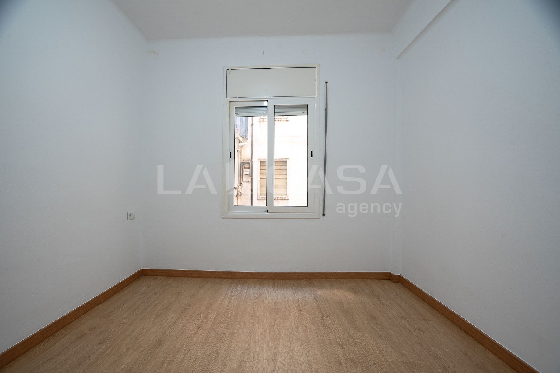 Flat for sale in  Barcelona Capital  with Balcony