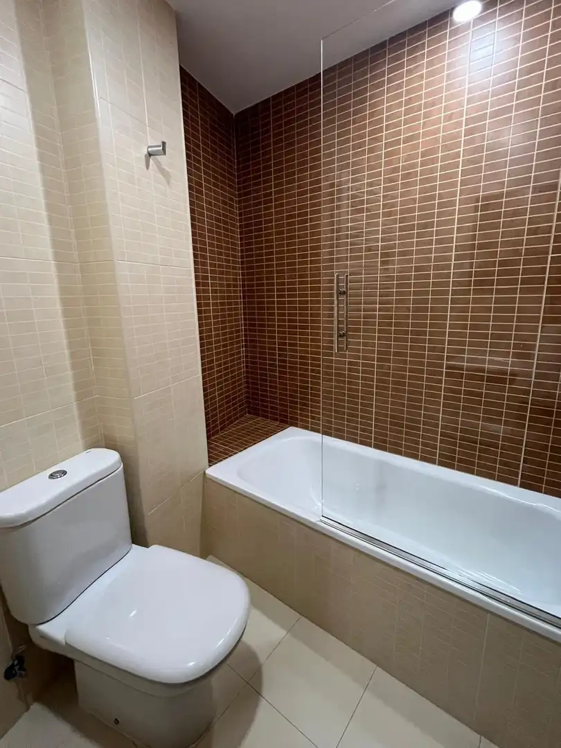 Bathroom of Flat for rent in Cambre   with Heating and Storage room