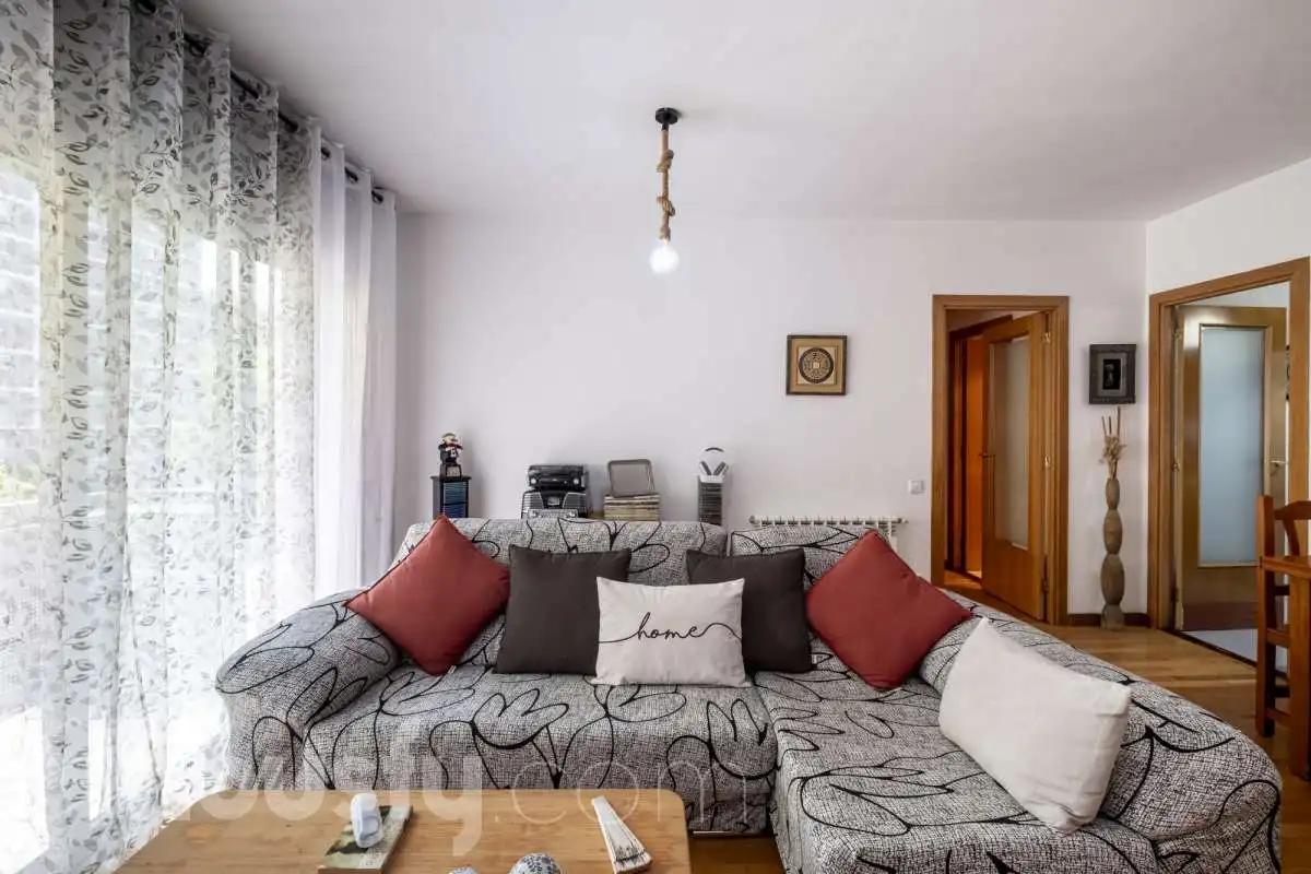 Appartamento con terrazza in vendita a Plaça Maria Manent ., imagen 2