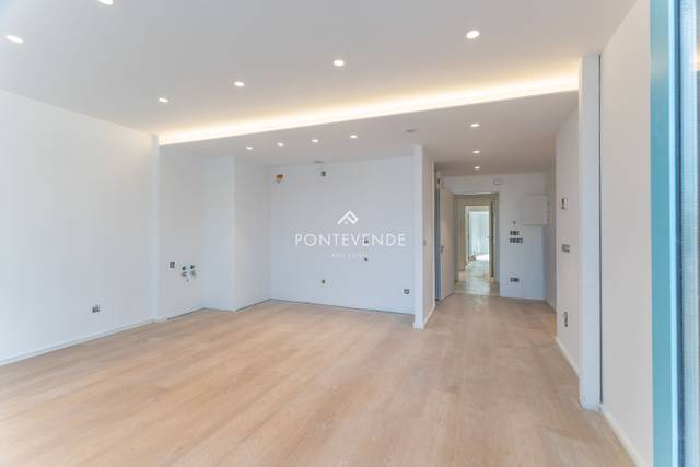 Piso en Venta en COBIAN ROFFICNAC, 18 en Zona de Plaza de Barcelos