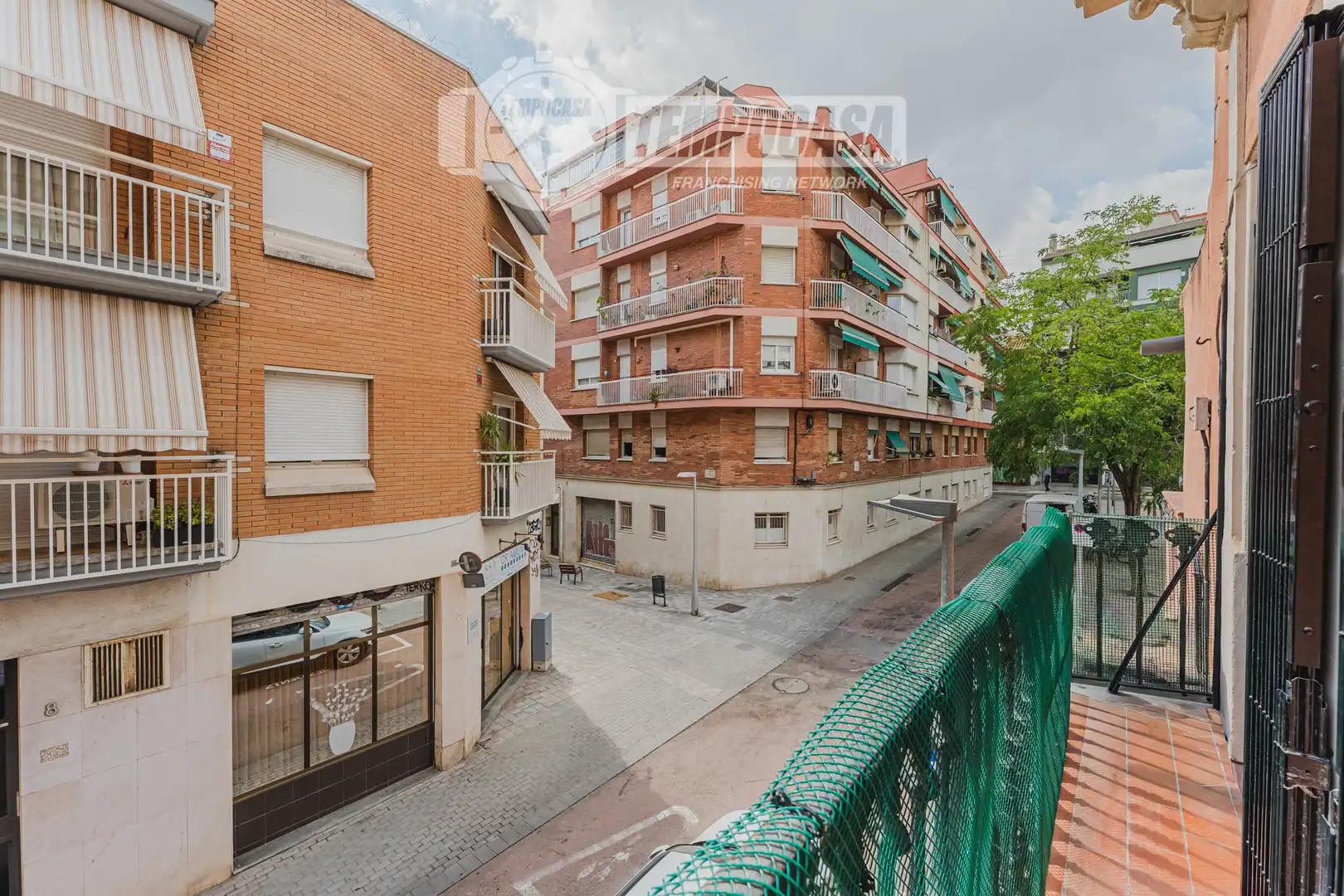 Vista exterior de Piso en venta en Barcelona con Terraza y Balcón