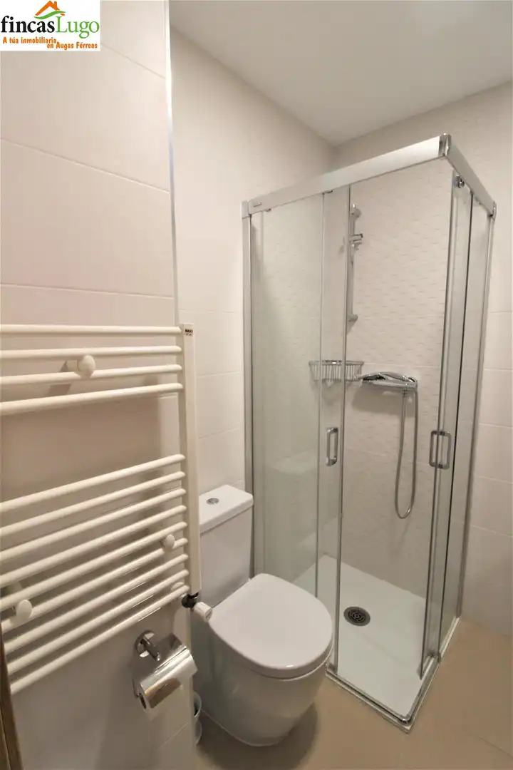Bathroom of Study for sale in Lugo  with Heating and Furnished