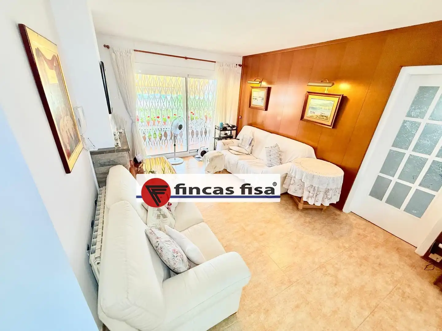 Sala d'estar de Casa adosada en venda en Premià de Mar amb Aire condicionat, Calefacció i Jardí privat