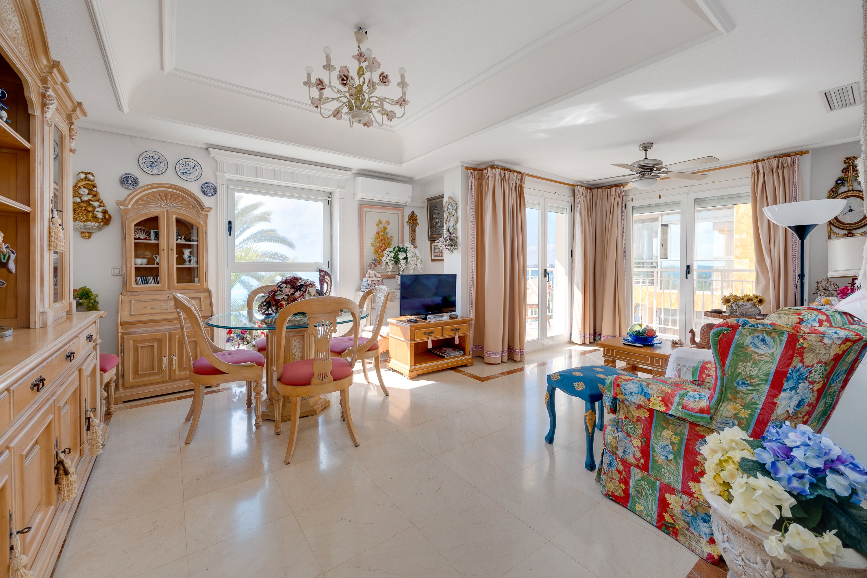 Sala d'estar de Apartament en venda en Torrevieja amb Aire condicionat, Calefacció i Terrassa