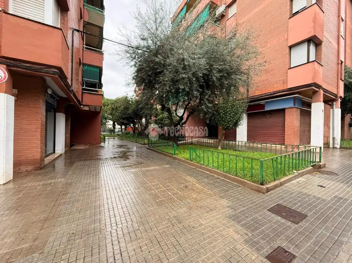 Vista exterior de Pis en venda en Viladecans amb Balcó