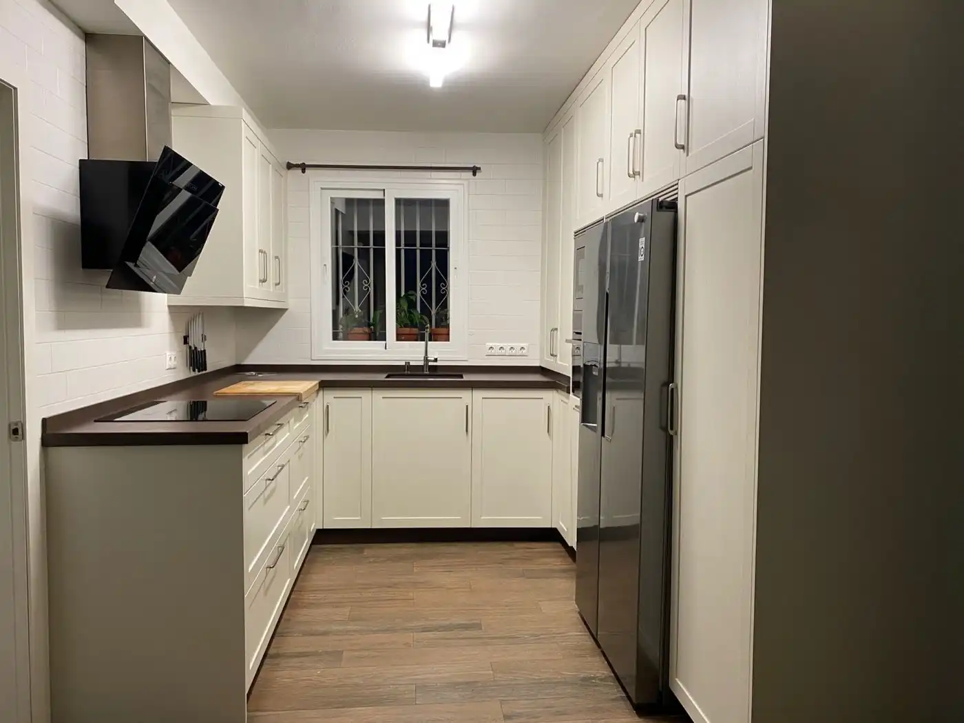 Kitchen of Flat for sale in Córdoba  with Air Conditioner, Parquet flooring and Storage room