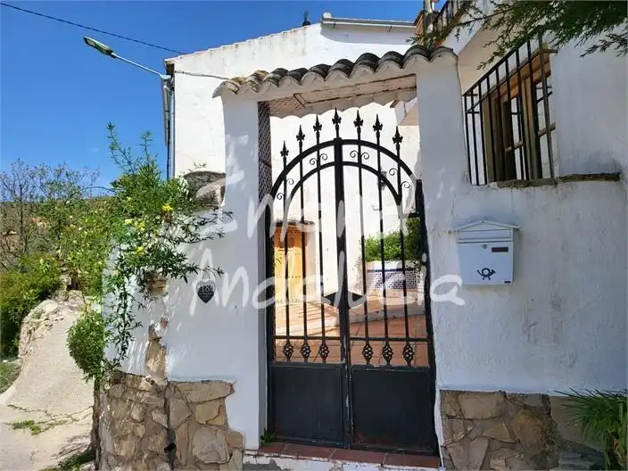 Vista exterior de Finca rústica en venda en Villanueva de Algaidas amb Terrassa i Piscina